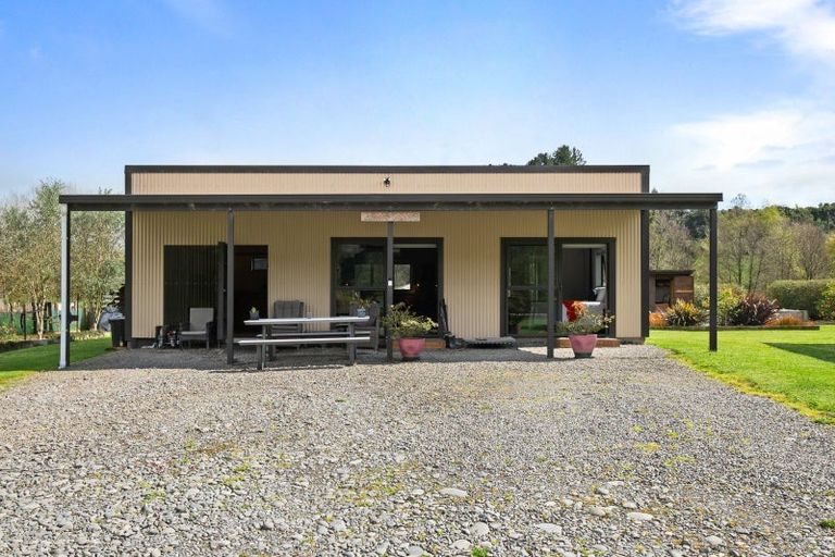 Photo of property in 193 Rowes Road, Hunterville, 4785