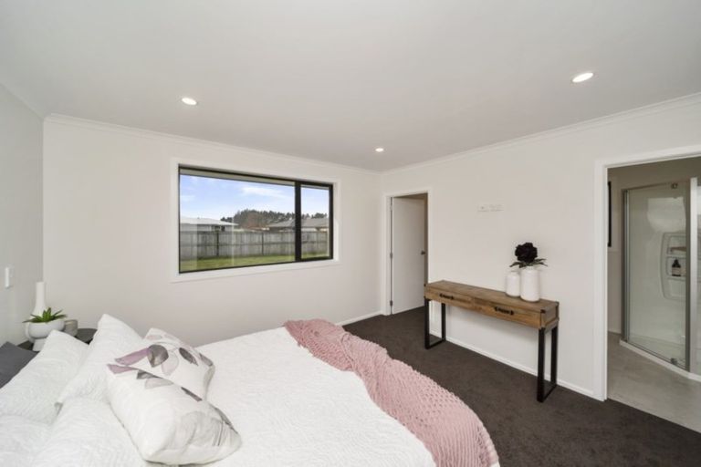 Photo of property in 12 Biron Place, Stratford, 4332