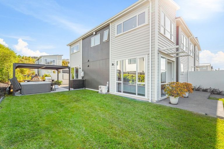 Photo of property in 69 Karepiro Drive, Stanmore Bay, Whangaparaoa, 0932