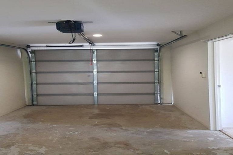 Photo of property in 3/1 Gracechurch Drive, Flat Bush, Auckland, 2016