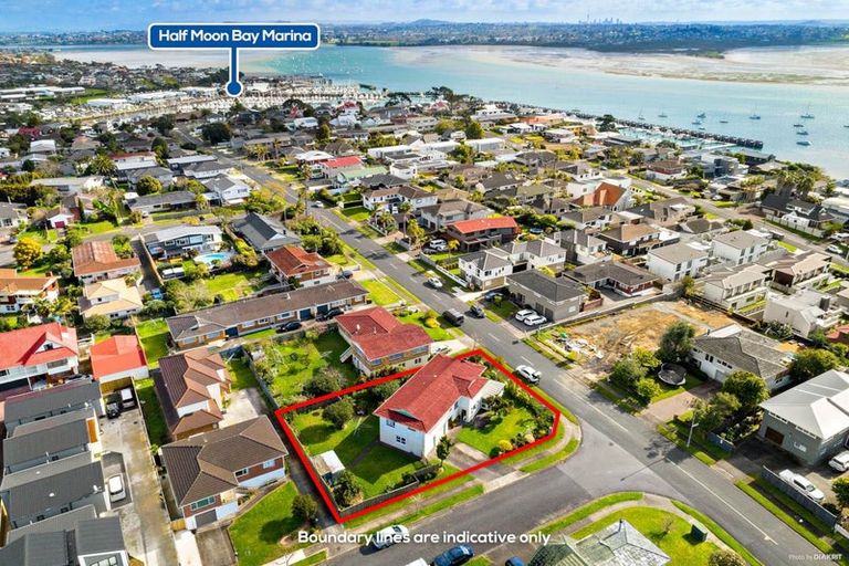 Photo of property in 7 Sea Spray Drive, Bucklands Beach, Auckland, 2012