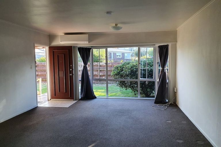 Photo of property in 4/11a Bayside Avenue, Te Atatu Peninsula, Auckland, 0610