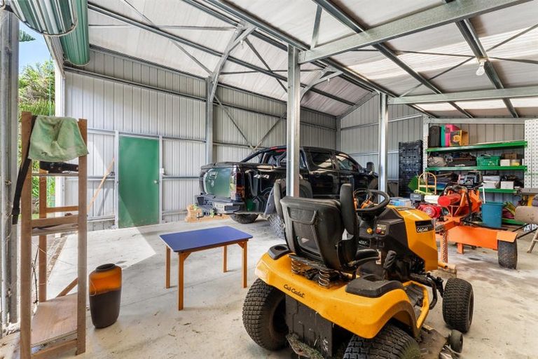 Photo of property in 1228 Sandspit Road, Sandspit, Warkworth, 0982