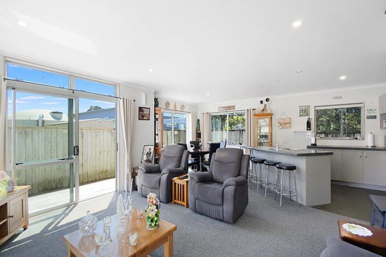 Photo of property in 8 Mako Avenue, Whiritoa, Whangamata, 3691