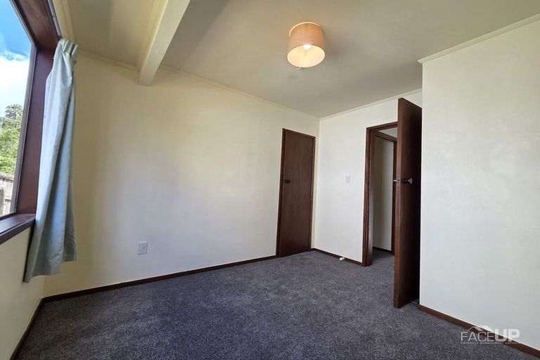 Photo of property in 2/4 Louise Place, Browns Bay, Auckland, 0630