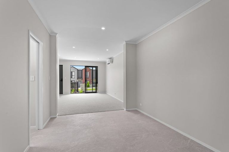 Photo of property in 5 Te Rito Road, Hobsonville, Auckland, 0616