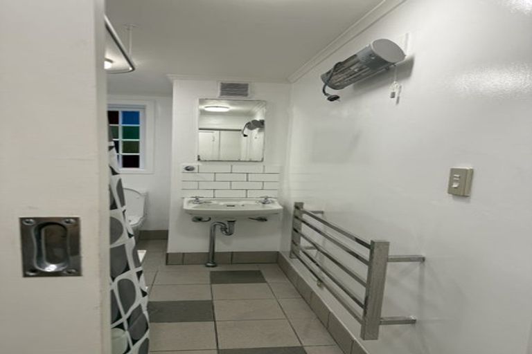 Photo of property in 51 Northland Road, Northland, Wellington, 6012