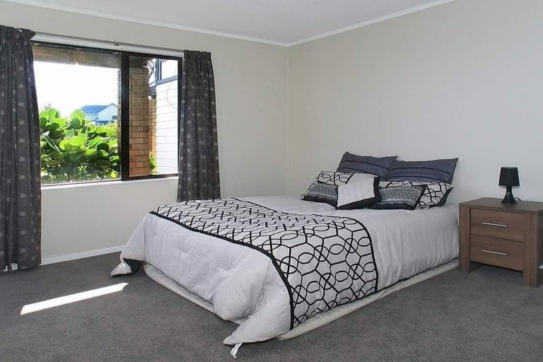 Photo of property in 10b Coventry Close, Ascot Park, Porirua, 5024