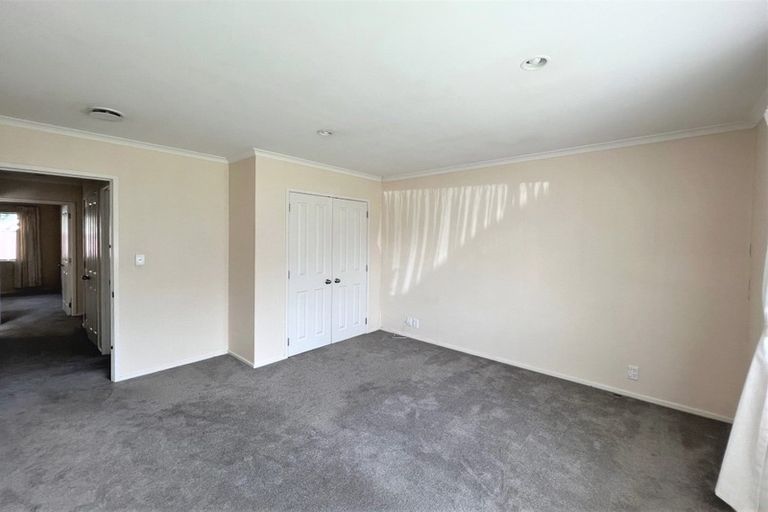 Photo of property in 33a Minaret Drive, Bucklands Beach, Auckland, 2014