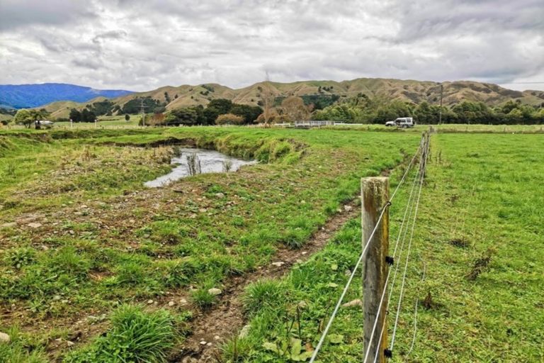 Photo of property in 193 Te Horo Hautere Cross Road, Hautere, Otaki, 5582