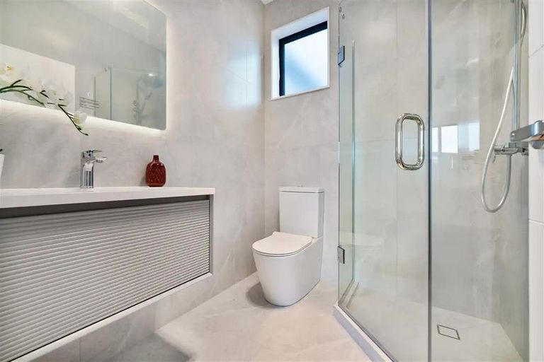 Photo of property in 34 Whakairo Crescent, Gulf Harbour, Whangaparaoa, 0930