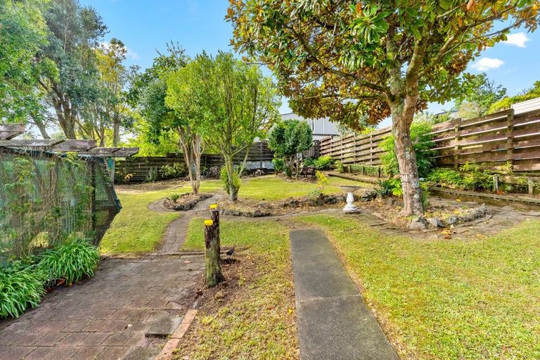 Photo of property in 15 Rosecamp Road, Beach Haven, Auckland, 0626