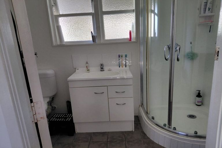Photo of property in 30 Mana Esplanade, Paremata, Porirua, 5026