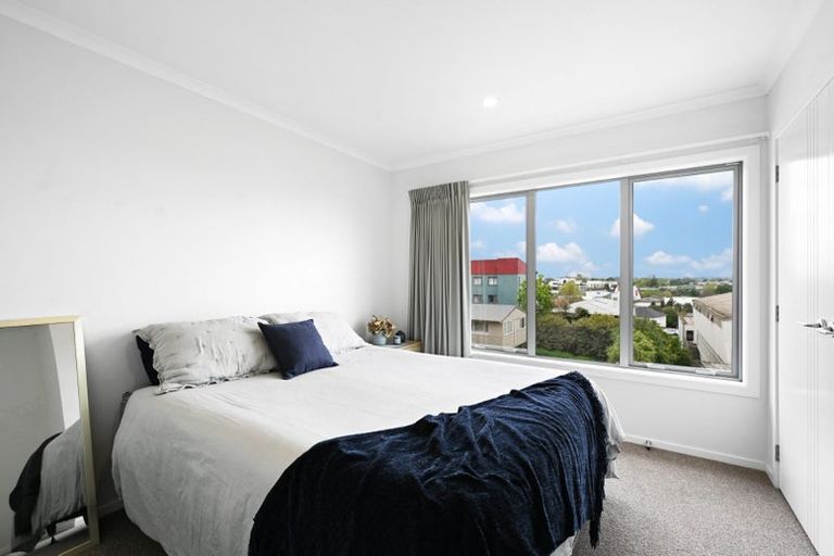 Photo of property in 10/19u Ruakiwi Road, Hamilton Lake, Hamilton, 3204