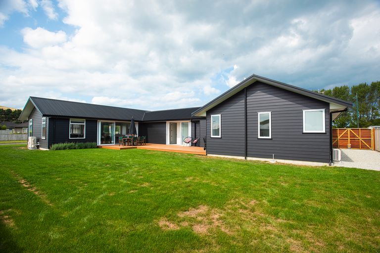 Photo of property in 53 Hamilton Drive, Wainui, Gisborne, 4010