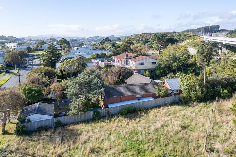Photo of property in 20 Tremewan Street, Tawa, Wellington, 5028