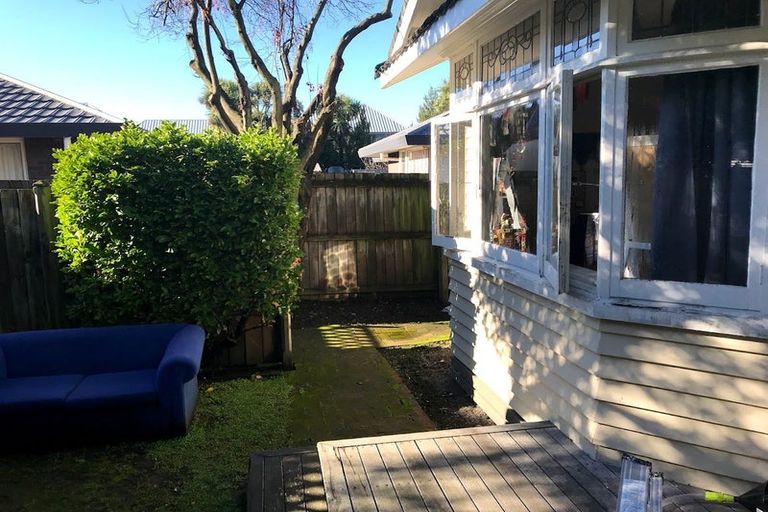 Photo of property in 17 Lyndon Street, Riccarton, Christchurch, 8011
