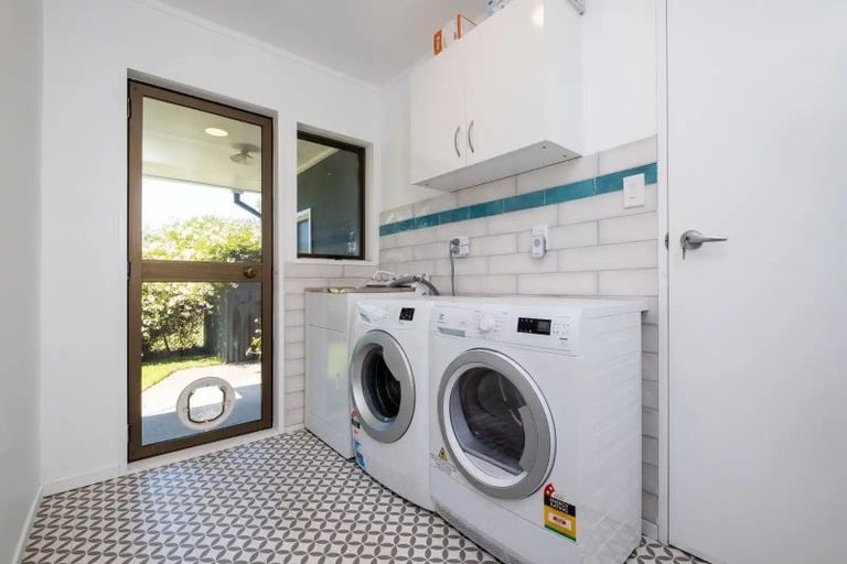 Photo of property in 68 Harper Road, Waimarama, Havelock North, 4294