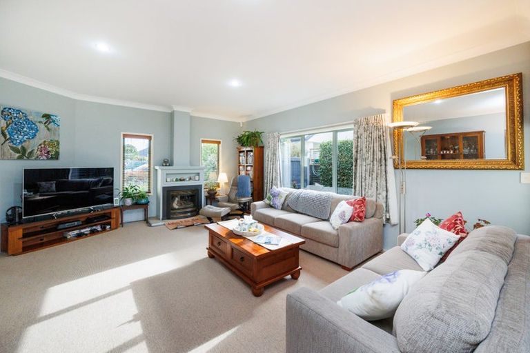 Photo of property in 25 Pirie Street, Palmerston North, 4410