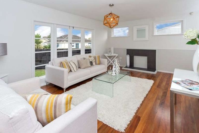 Photo of property in 8a White Road, Manurewa, Auckland, 2102