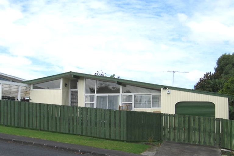 Photo of property in 12 Redwood Drive, Massey, Auckland, 0614