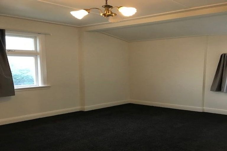 Photo of property in 46 Queens Drive, Lyall Bay, Wellington, 6022