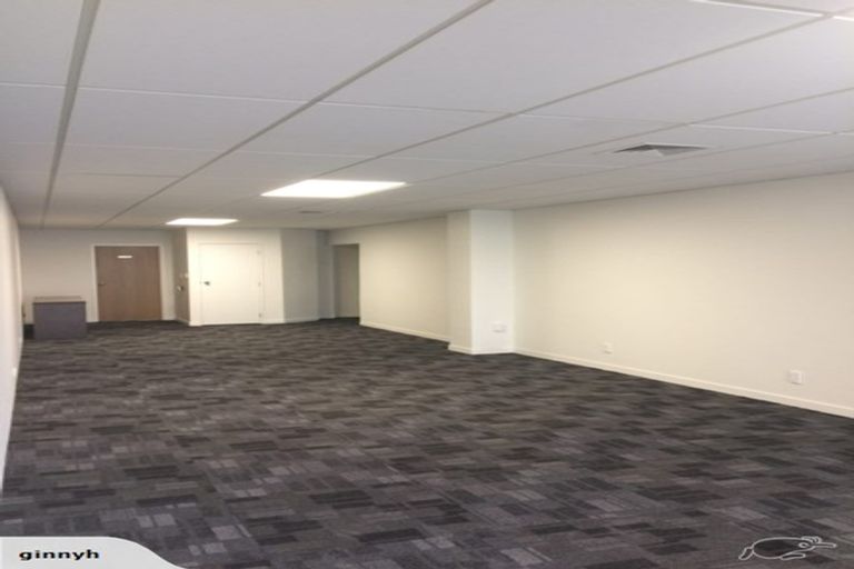 Photo of property in 264 Great North Road, Henderson, Auckland, 0612