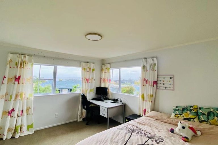 Photo of property in 133a/1 Hobsonville Road, West Harbour, Auckland, 0618