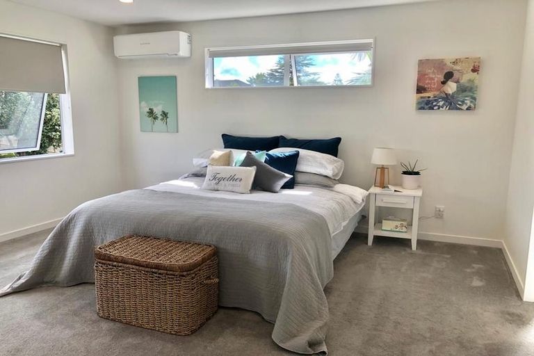 Photo of property in 5 Gladfield Lane, Te Atatu Peninsula, Auckland, 0610