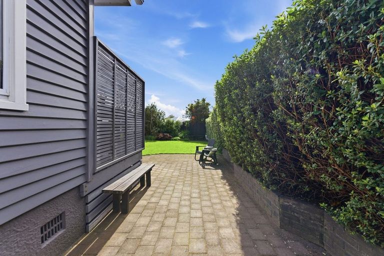 Photo of property in 327 Carrington Street, Vogeltown, New Plymouth, 4310