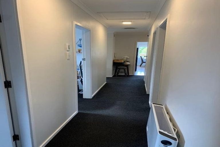 Photo of property in 4 Bright Way, Lower Vogeltown, New Plymouth, 4310