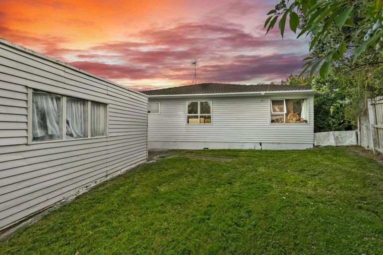 Photo of property in 26 Hartley Terrace, Massey, Auckland, 0614