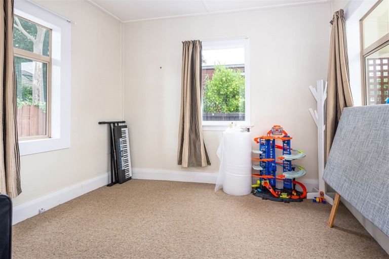 Photo of property in 24 Riverview Street, Beckenham, Christchurch, 8023