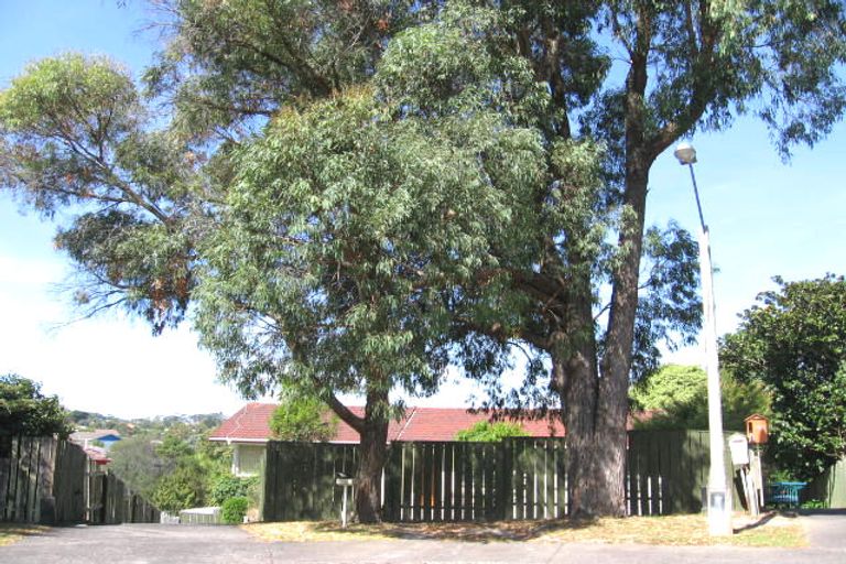 Photo of property in 10 Tahu Crescent, Sunnynook, Auckland, 0620