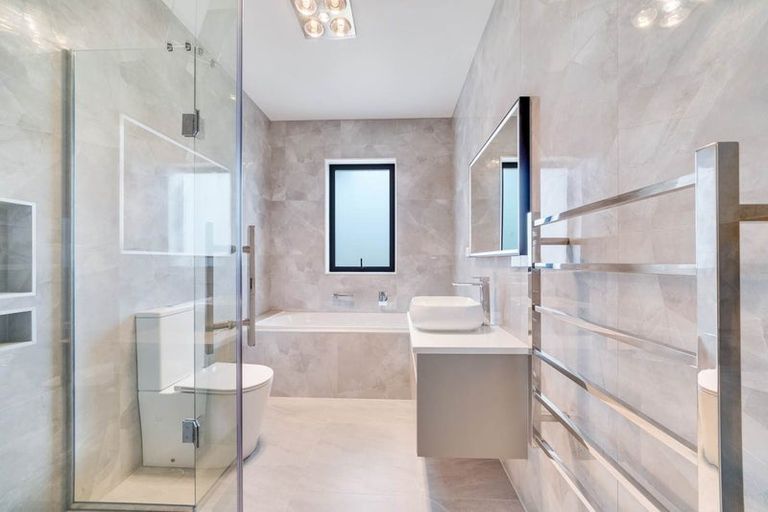 Photo of property in 16 Viv Green Place, Pokeno, 2402