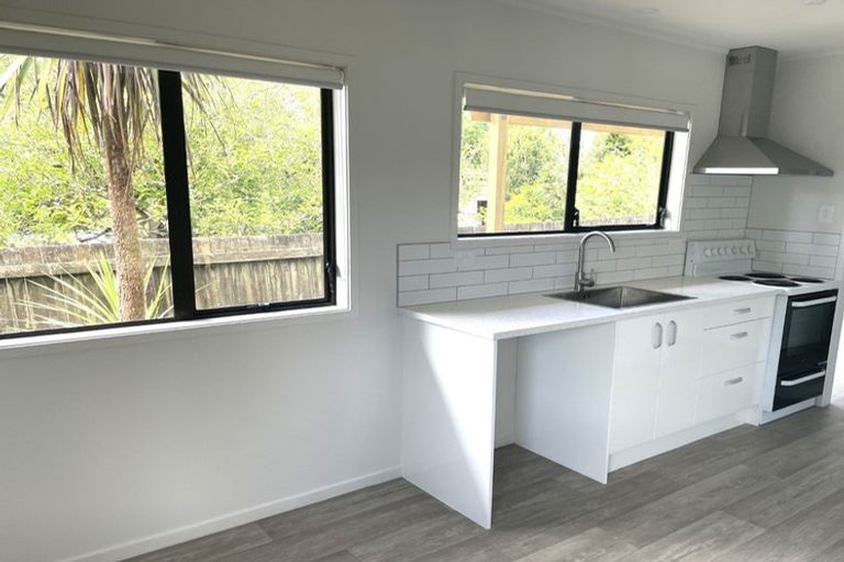 Photo of property in 11b Lucinda Place, Glen Eden, Auckland, 0602