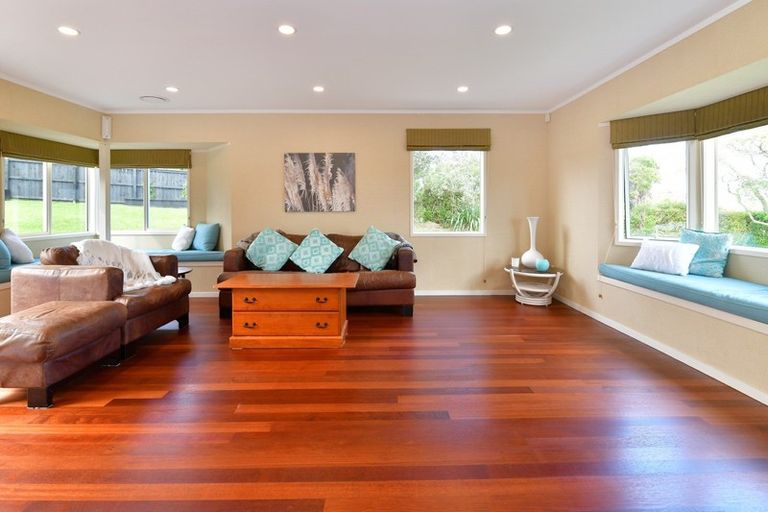 Photo of property in 10 Melia Place, Stanmore Bay, Whangaparaoa, 0932