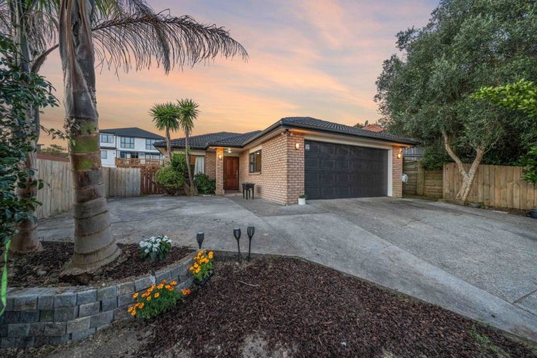 Photo of property in 18 Keri Vista Rise, Papakura, 2110