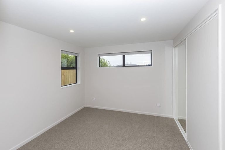 Photo of property in 2 Lussa Close, Broomfield, Christchurch, 8042