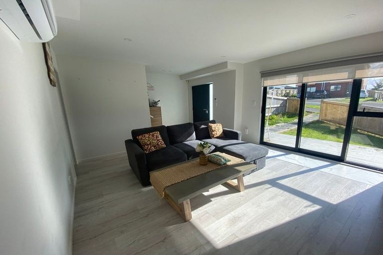Photo of property in 7b Poruru Close, Papakura, 2110