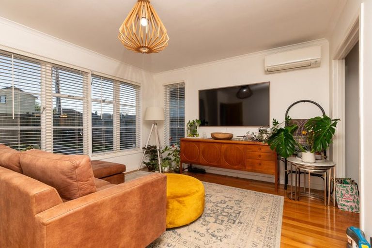 Photo of property in 1/11 Henwood Road, Mangere East, Auckland, 2024