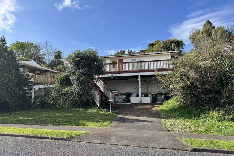 Photo of property in 118 Stapleford Crescent, Browns Bay, Auckland, 0630