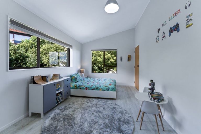 Photo of property in 1 Mohua Street, Waikanae, 5036