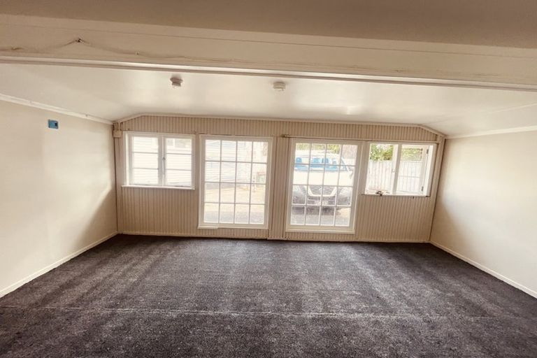 Photo of property in 42 Imrie Avenue, Mangere, Auckland, 2022