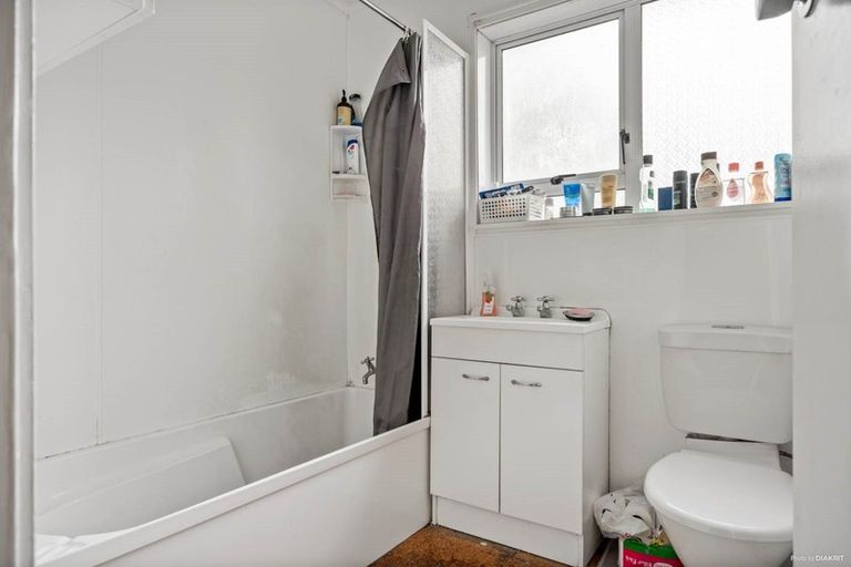 Photo of property in 1/3a Grande Vue Road, Manurewa, Auckland, 2102