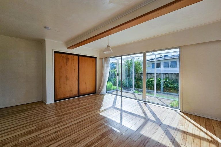 Photo of property in 2/12 Hamilton Place, Glenfield, Auckland, 0629