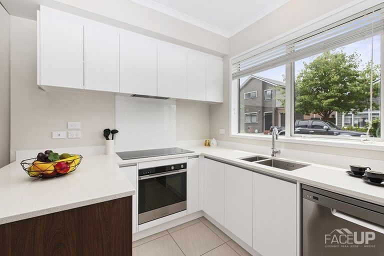 Photo of property in 5 Poaka Road, Hobsonville, Auckland, 0616