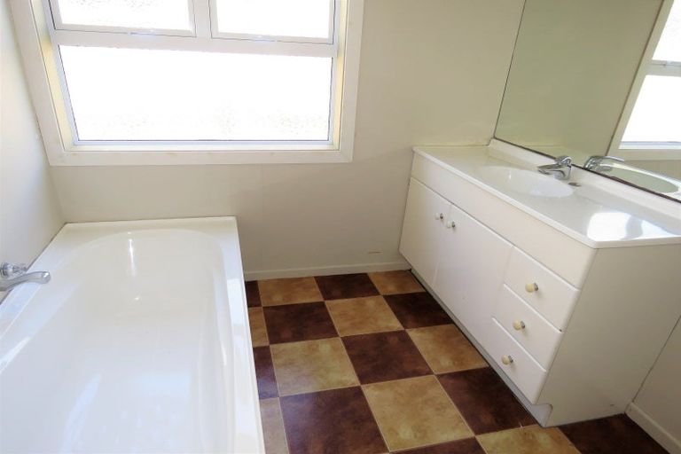 Photo of property in 136 Russell Street, Westport, 7825