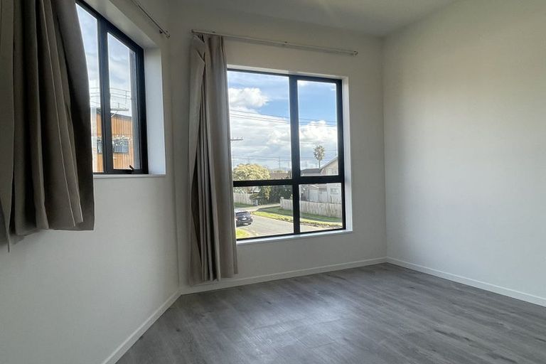 Photo of property in 2/39 Dale Crescent, Pakuranga, Auckland, 2010