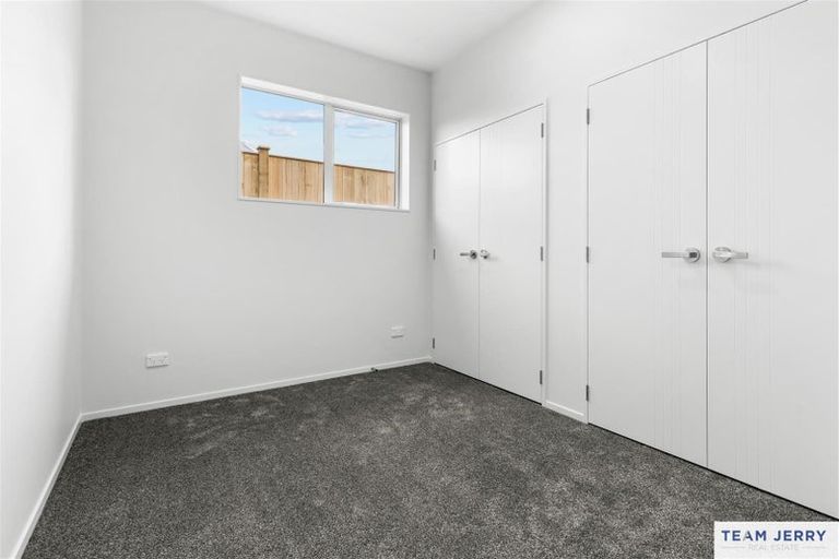 Photo of property in 43 Tributary Parade, Karaka, 2113